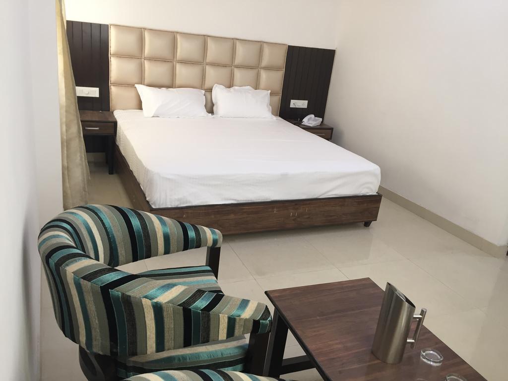 Hotel Rv Regency Amritsar Exterior foto